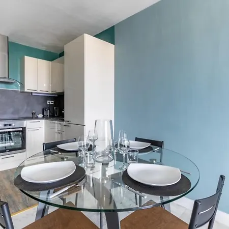 Bright 35 M2 With Wifi-Balcony- Sea View Апартаменты Сис-Фур-Ле-Пляж